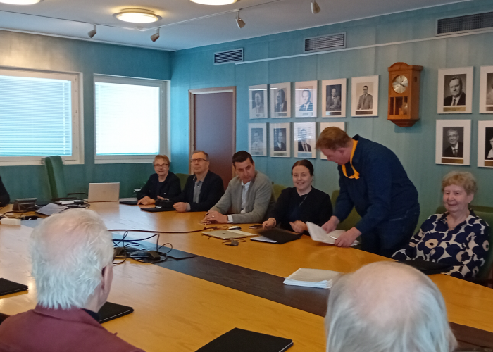 Sopimusten allekirjoitustilaisuus Heinolan kaupungintalolla 9.4.2024